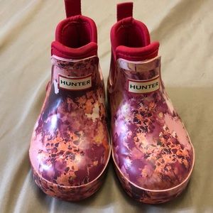 HUNTER X TARGET PINK ABSTRACT PRINT RAIN BOOTS